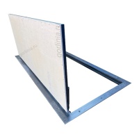 Напольный люк в подвал Стелс в раме из сортового уголка на петлях с амортизаторами с ГВЛВ на открытой дверке